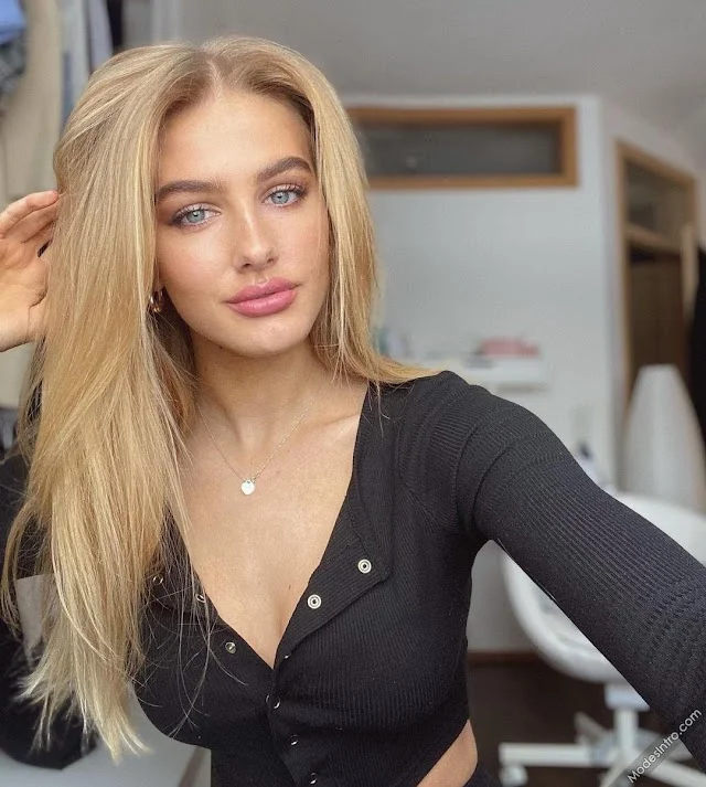 Anna Stock