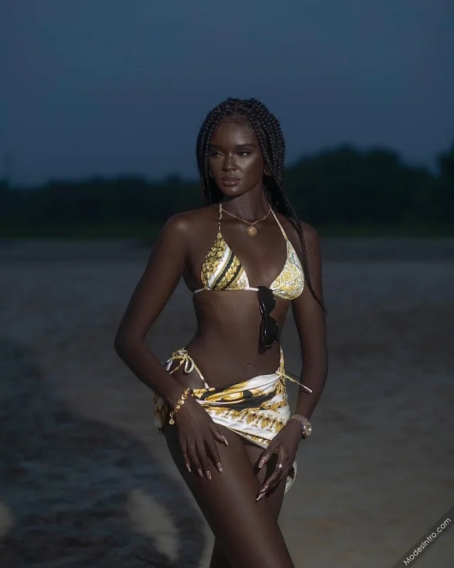 Duckie Thot