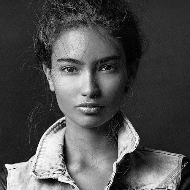 Kelly Gale