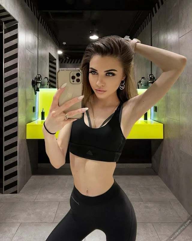 Liuba Khvorostova