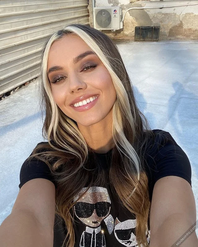 Mira Divina