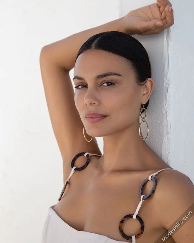 Nathalie Kelley