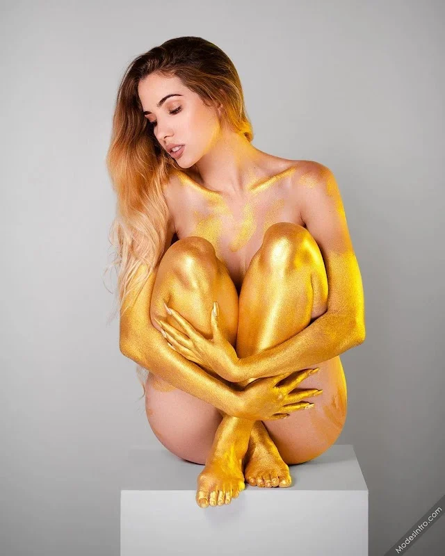 Steffany De Sousa Cover Photo