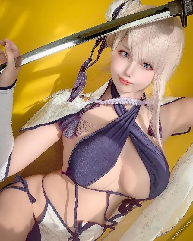 Uri Cosplayer
