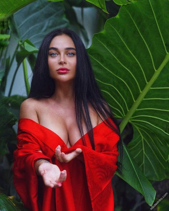 Viktoria Suranovich Cover Photo