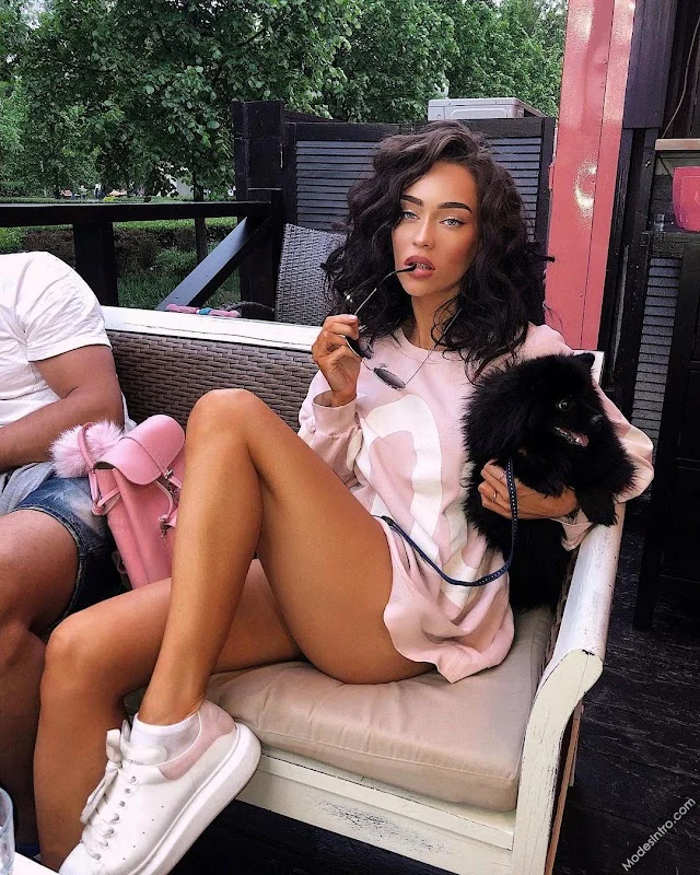 Yana Yatskovskay Youryani