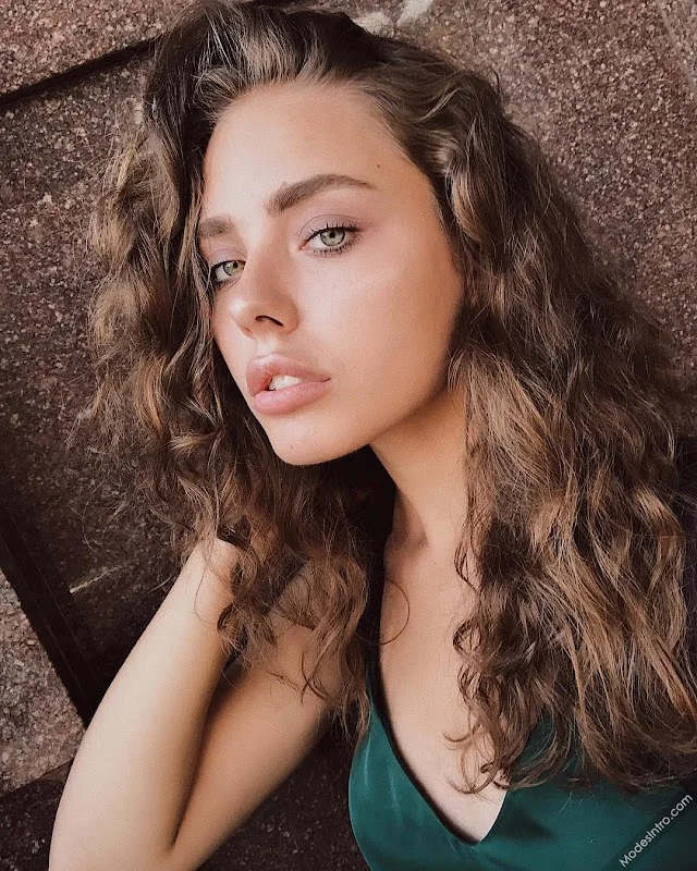 Anya Kolodinskaya