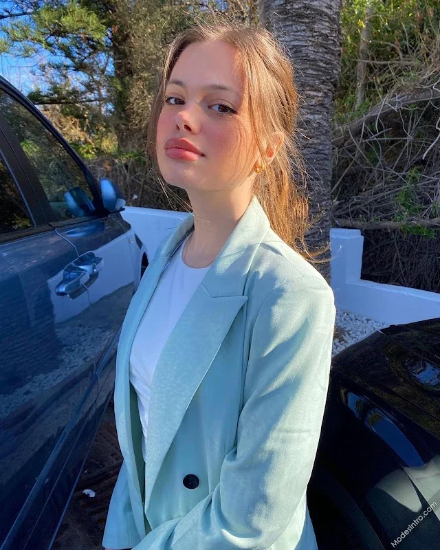 Nicole Shavdesof