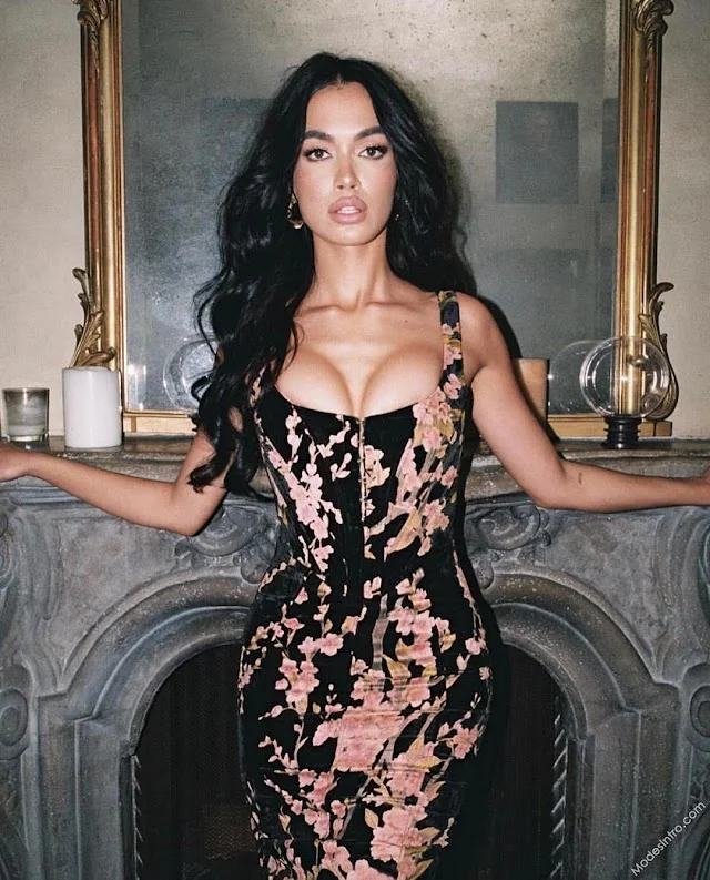 Rona Mahal