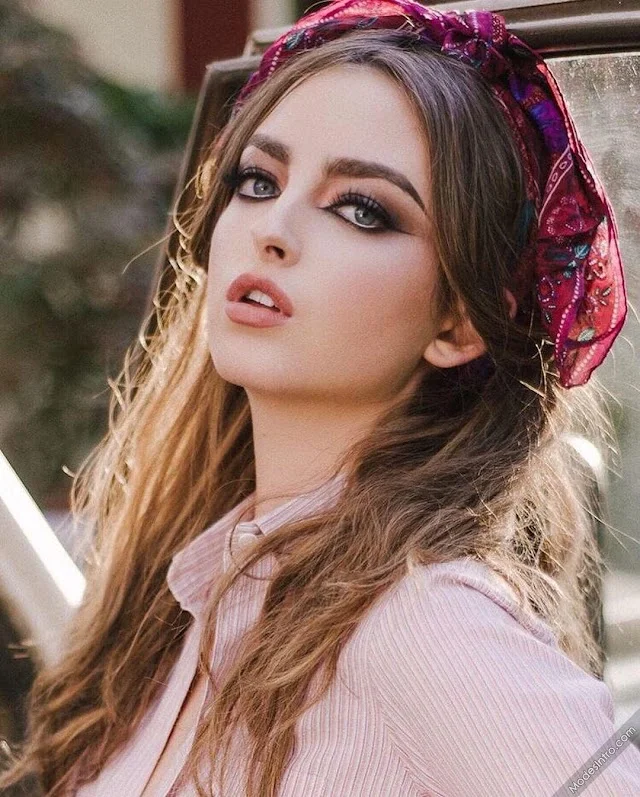 Sophia Lyons