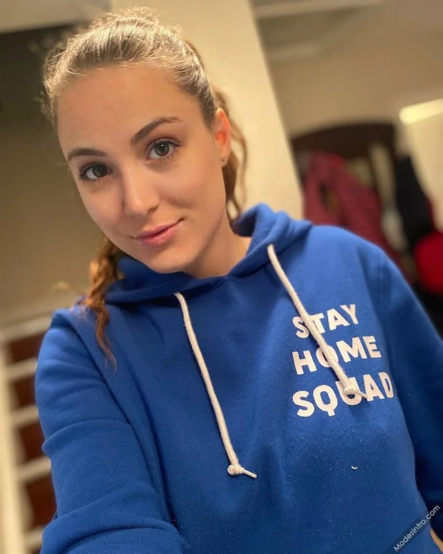 Taryn Maria